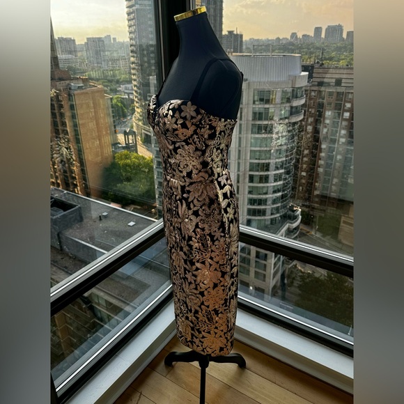 🆕 BRONX & BANCO 🧿 NWOT Louise Floral Sequin Midi Dress - Black & - Picture 6 of 17